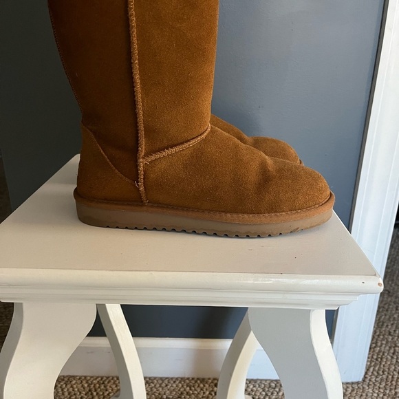 Koolaburra by UGG Women’s Koola Short Cozy Suede Fashion Boots Chestnut Sz 7 GUC - Picture 7 of 15